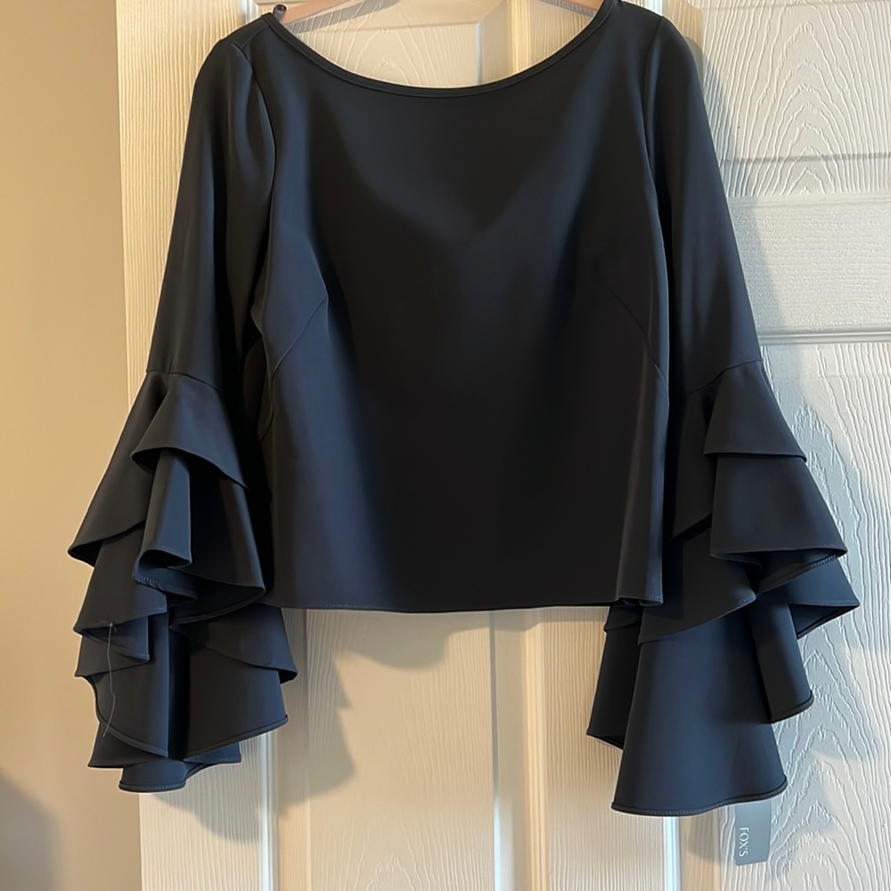 NWT bell sleeve blouse